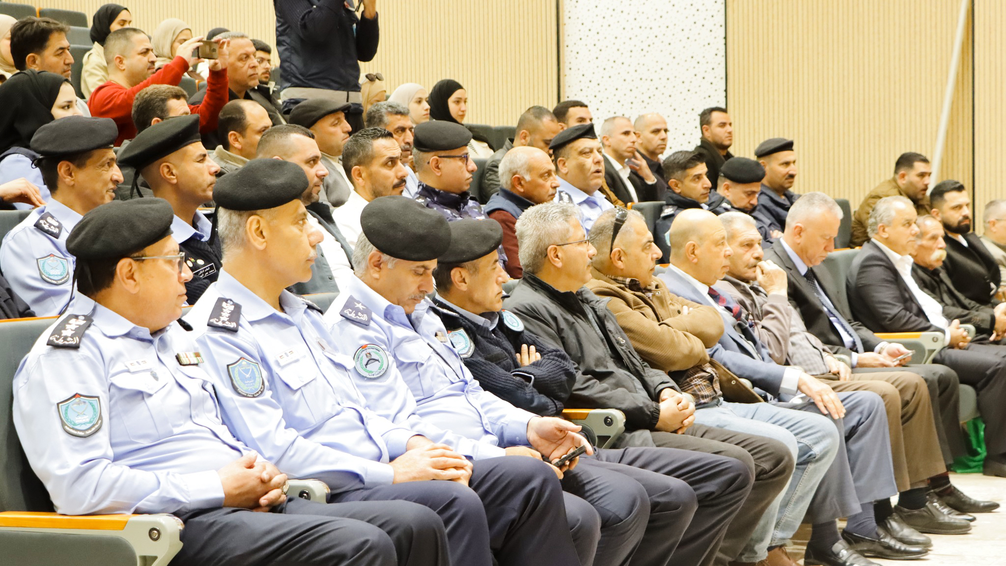 شركة أبناء ابو منشار تشارك بأسبوع المرور العربي في الخليل