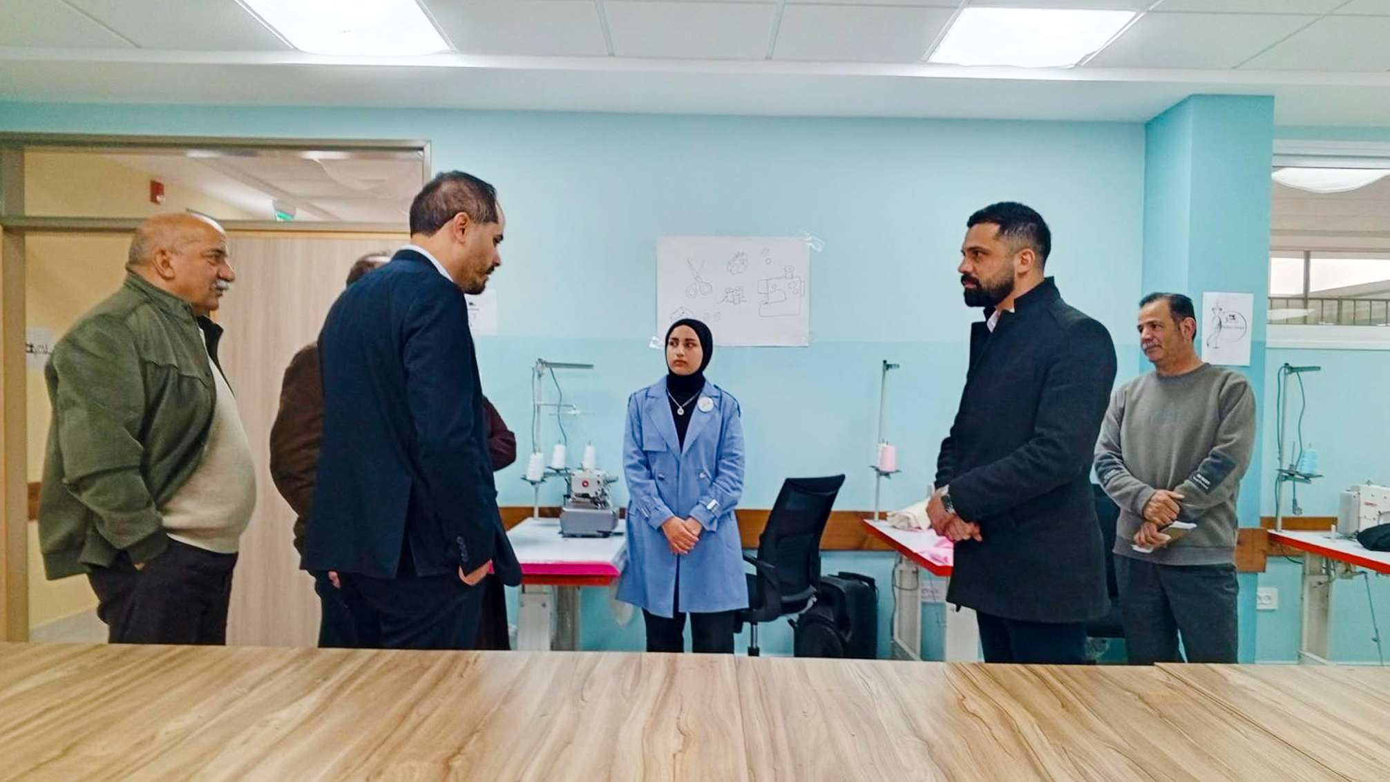 زيارة رجل الأعمال السيد شاهر ابو منشار لمدرسة جمعية الأمل للأطفال الصم والاطلاع على البرامج التعليمية والمهنية