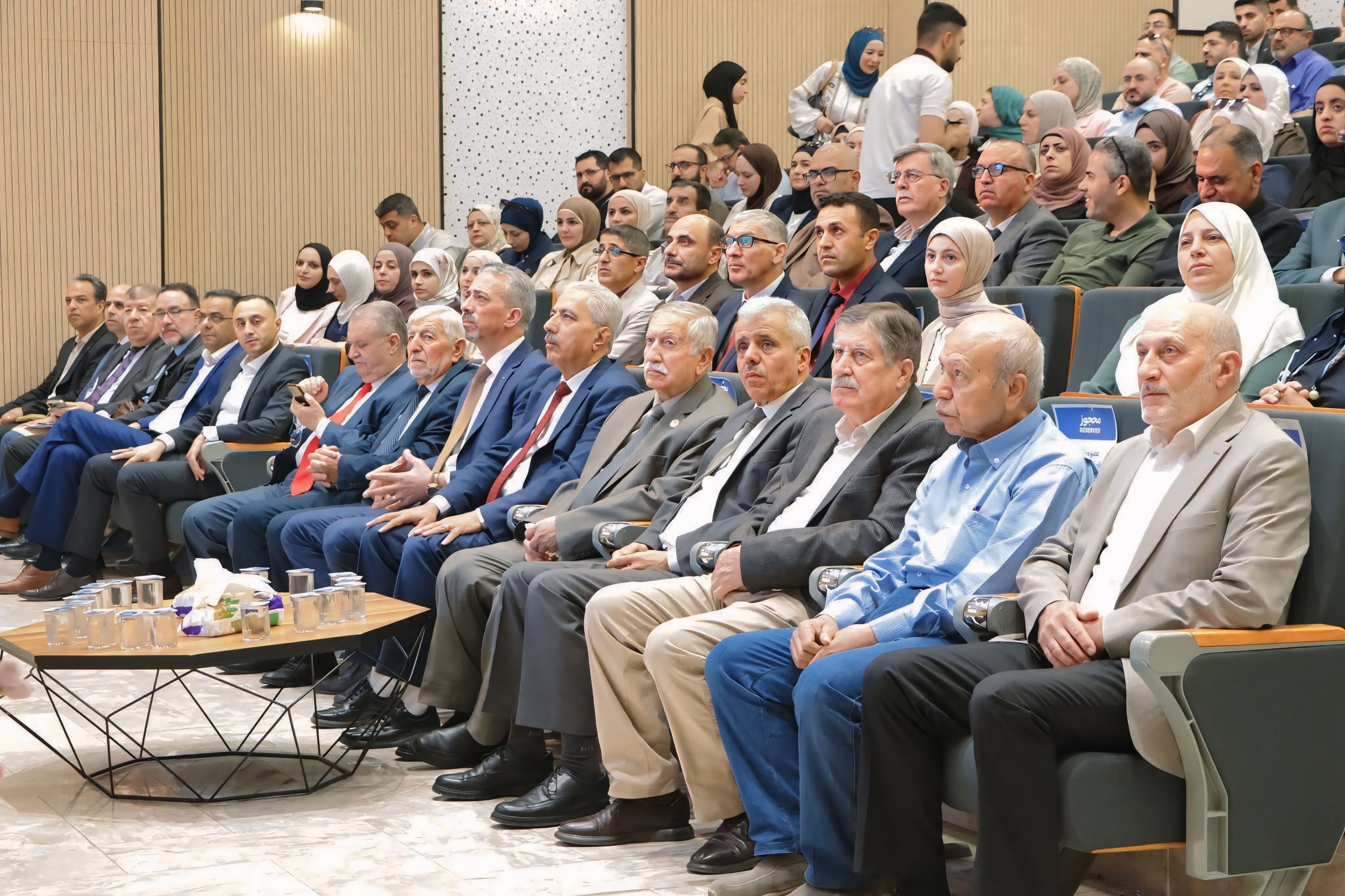 شركة أبناء أبو منشار للتعهدات العامة تشارك في مؤتمر إبداع الطلبة التاسع بجامعة بوليتكنك فلسطين